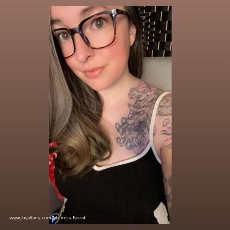 Mistress Foxy Farrah avatar