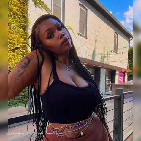 Ashley Moonrox avatar