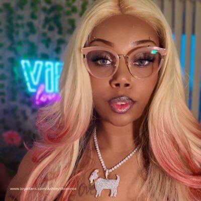 Ashley Moonrox's videos and clips | Official account | LoyalFans
