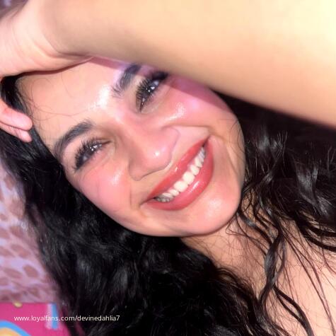 DivineDahlia7 avatar