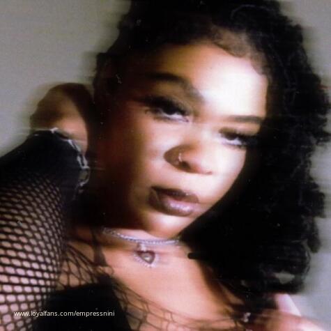 Thee Empress Nini avatar