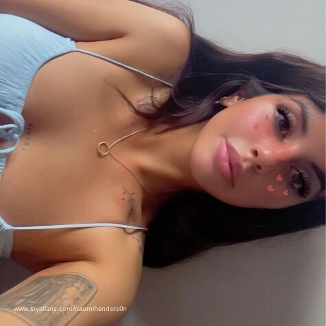 Spoil Naomi Henders0n avatar