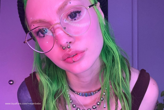 Worship Goddess Charlie Cake - Goddess Charlie Cake Findom Femdom ...