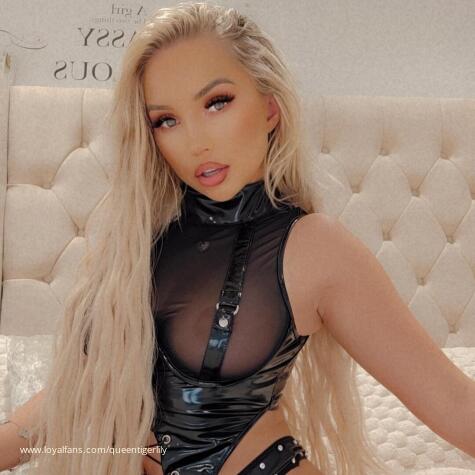 Queentigerlily avatar