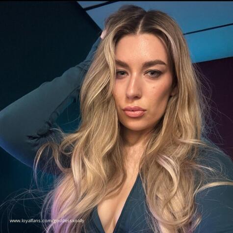 Goddess Ally Etana FINDOM FEMDOM avatar