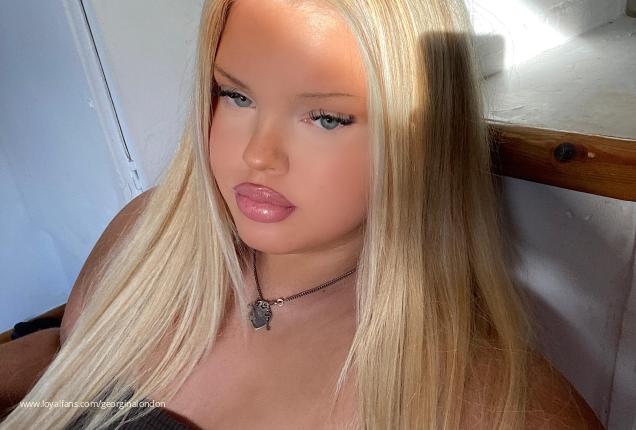 how’s the view? 🥰 - Georgina Londonn Official Photos | www.Loyalfans.com