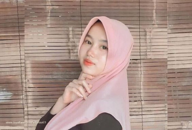 Masturbasi jilbab sange - Amaliaa69 Official Profile | www.Loyalfans.com