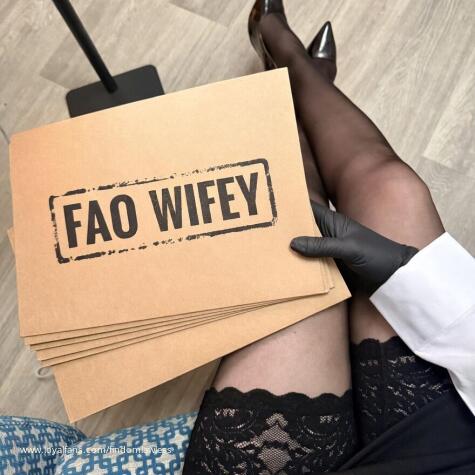 LAWYER OF FINDOM DEBT  findom debt footfetish paypig  avatar