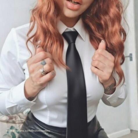 LAWYER OF FINDOM DEBT  findom debt footfetish paypig  avatar