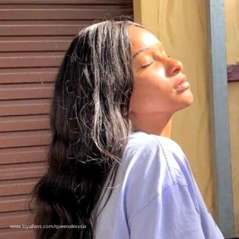 Alessia findom queen avatar