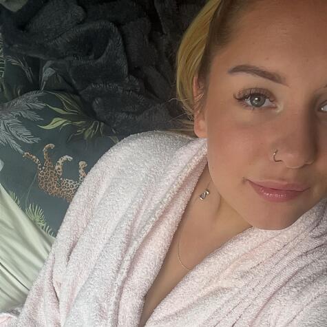 blondeofyourdreams avatar