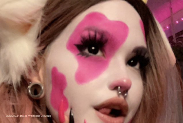 Dirty feet, ignoring, unpacking - SimpleSuccubus Official Profile | www