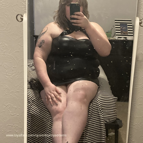 QueenBunnyAddams avatar