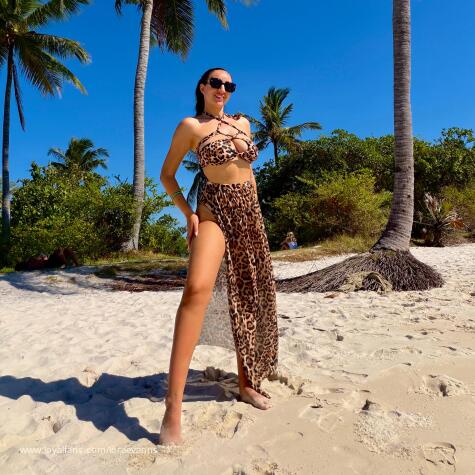 Findom Empress Lora Evanns avatar