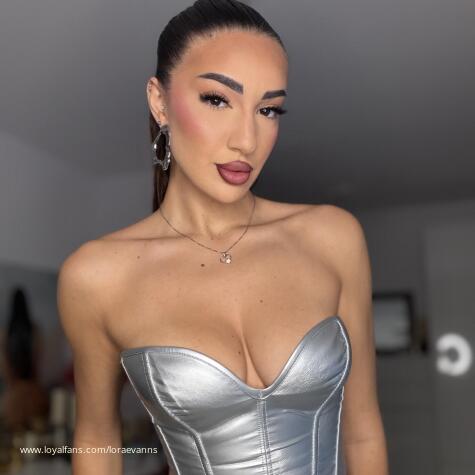 Findom Empress Lora Evanns avatar