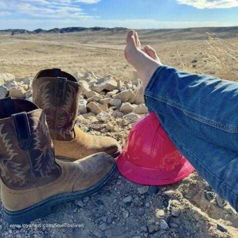 Steel Toe Siren avatar