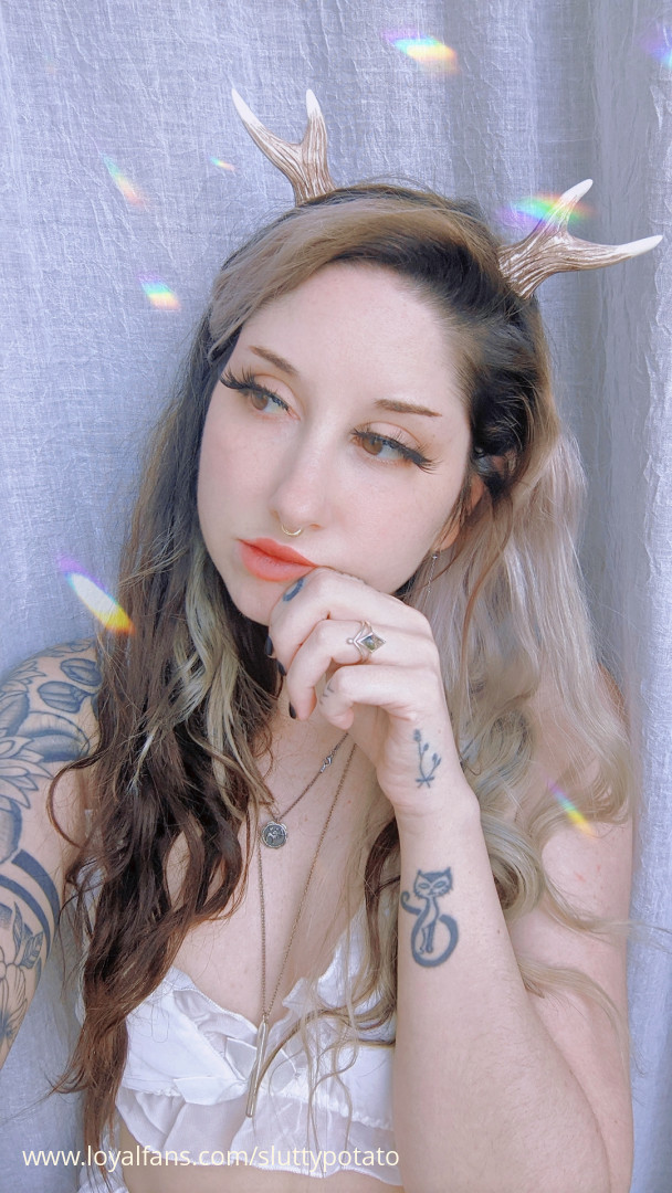 sluttypotato’s Official Social Fan Page LoyalFans