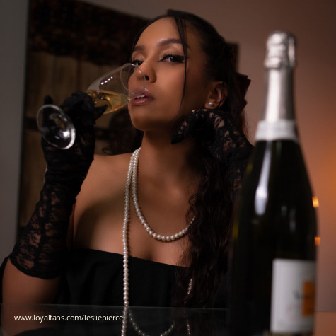 Miss Leslie Pierce avatar