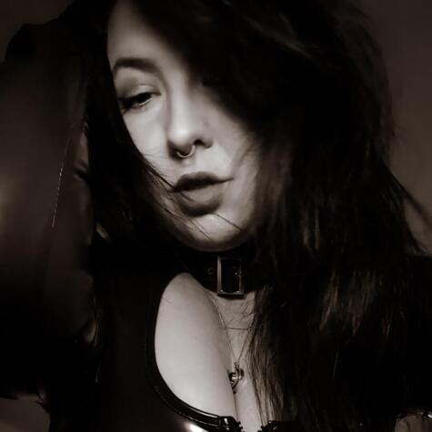 Mistress Lenore Sins avatar