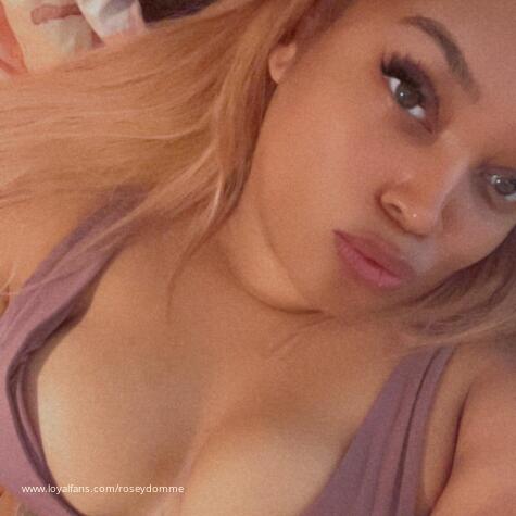 Goddess Rosey FINDOM FEMDOM avatar