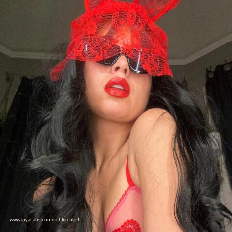 Elegant Sadist Spoiled Brat Rich Bitch Lilith avatar