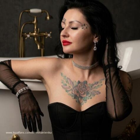 Dominatrix Nika avatar