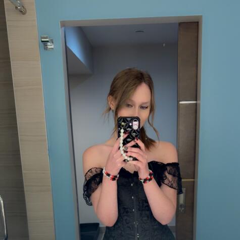 Isla_18 avatar