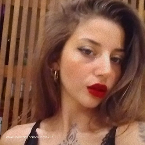 Your fav bratty and kinky goddess is new here on LF👸😈 My command is