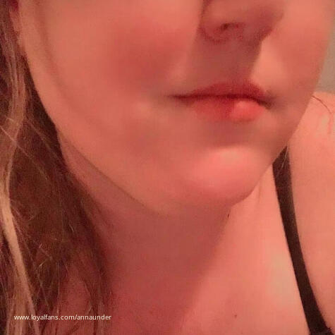 AnnaUnder avatar
