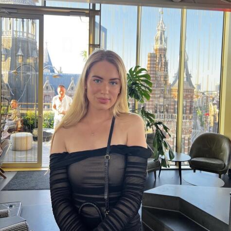 Sinisterblondee avatar