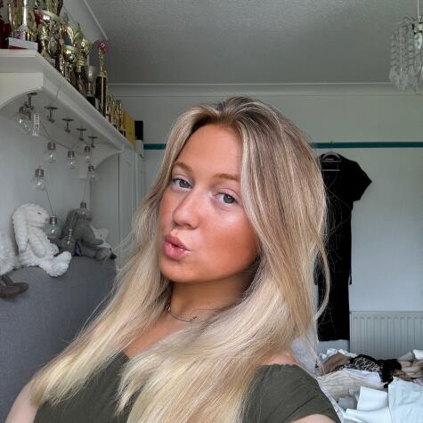 Blondeybobs avatar
