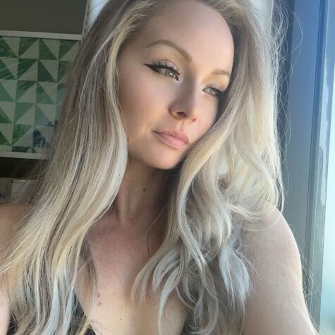 ElisaExplorez avatar