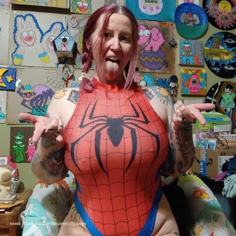 Queen of Pawgs avatar