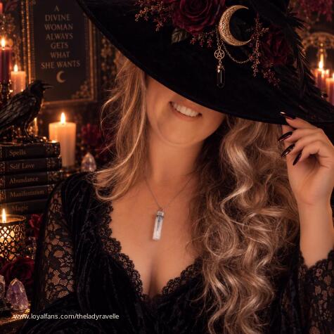 Lady Ravelle avatar