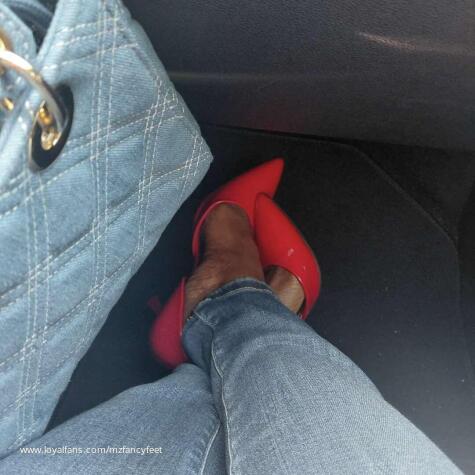 Mzfancyfeet avatar