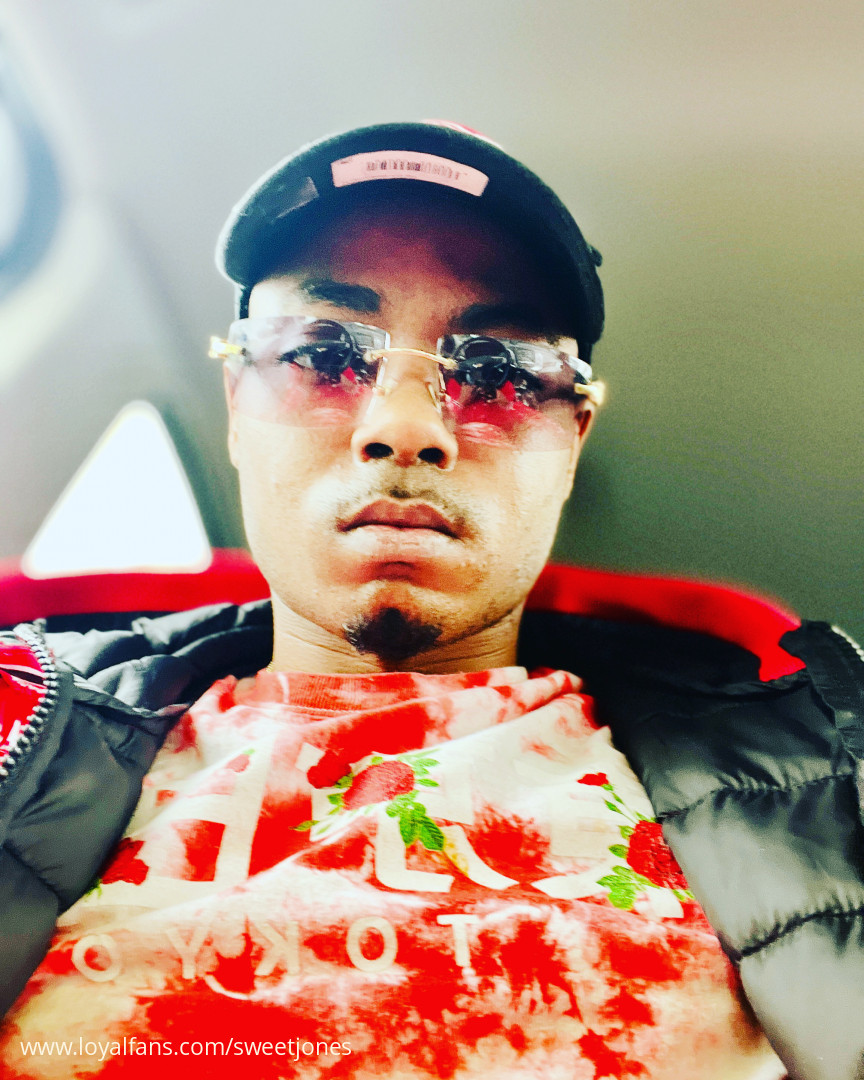 Sweet jones’s Official Social Fan Page LoyalFans