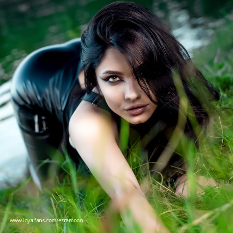 EzraMoon avatar