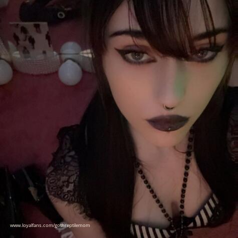 lilith999x 10 15bdayyy avatar