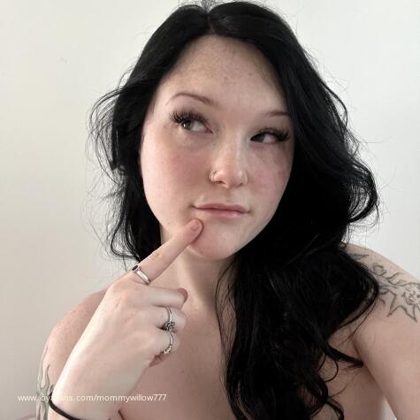 mommy will0w avatar