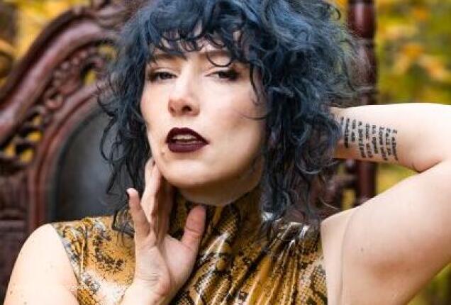 Silent, Dominant Posing + Nylon Foot Flexing - Goddess Evelyn