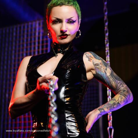 Mistress Ilina Poisoned avatar