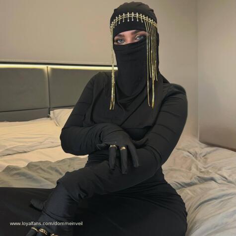 DommeInVeil avatar