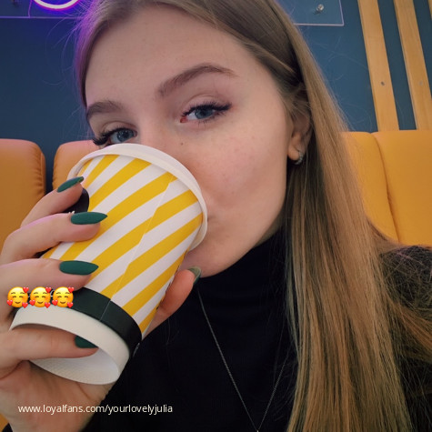 yourlovelyjulia avatar