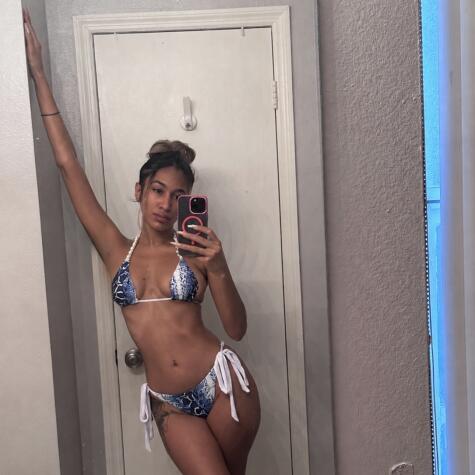 Lady 7 avatar