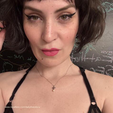 Giantess Theodoras sissy cuck subs kink and talk avatar