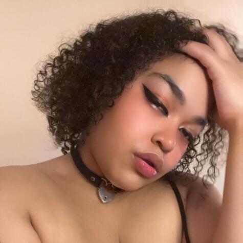 HoneyBunnii333 avatar