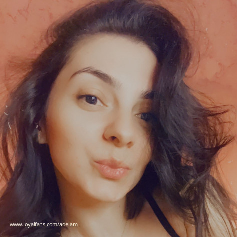 AdelaM avatar