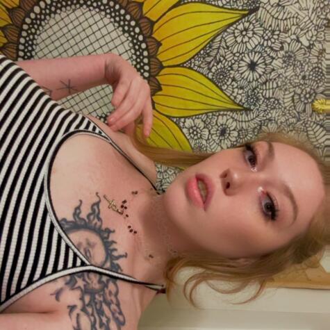 ScarlettRedz avatar