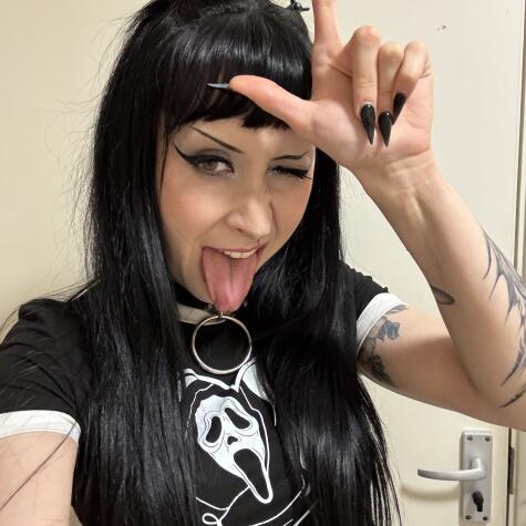 Miss Midnight avatar