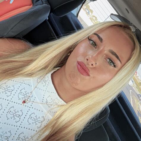 Lucyy18 avatar